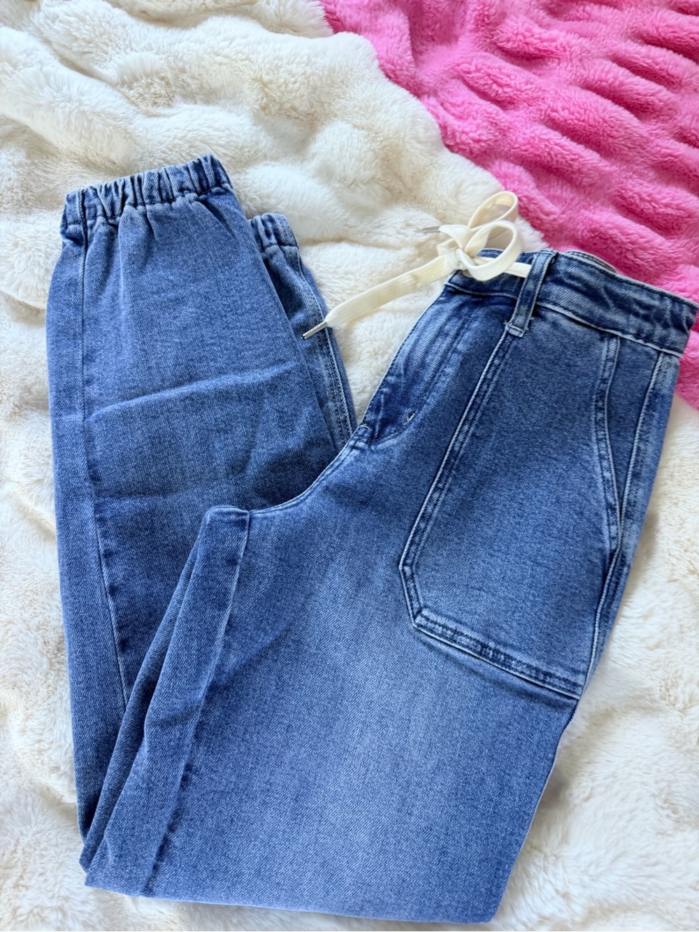NWOT Judy Blue Elastic-Waist Denim Jeans